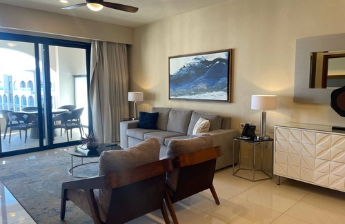 Los Cabos Complejo | This stunning luxury 2 Bedroom ocean view is breath taking and relaxing.