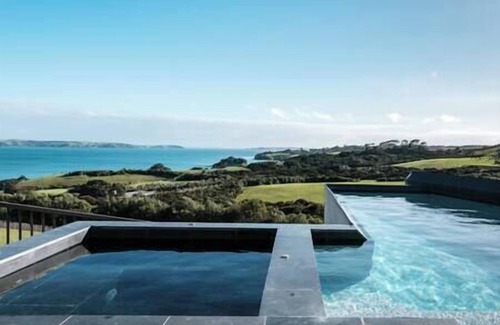 Ostend Casa | This stunning property is the ultimate tropical resort.