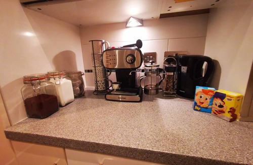 Ormeau Apartamento | This stylish place to stay is perfect for families with a huge living space and big bedrooms
