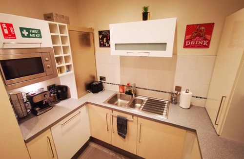 Ormeau Apartamento | This stylish place to stay is perfect for families with a huge living space and big bedrooms