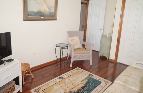 Dennisville Condominio | This unit has the best of all worlds that Sea Isle City has to offer