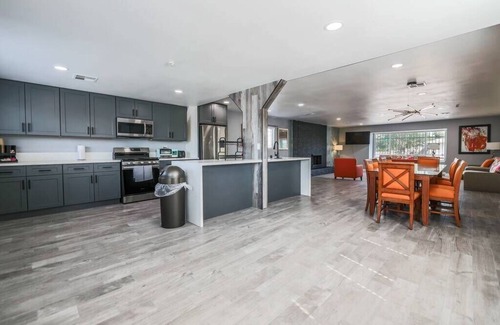 Las Vegas Villa | This villa is a 3 bedroom(s), 2 bathrooms, located in Las Vegas, NV.