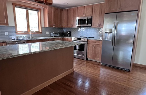 Harpswell Casa | This waterfront Cundy's Harbor classic is the perfect spot for family and friends.