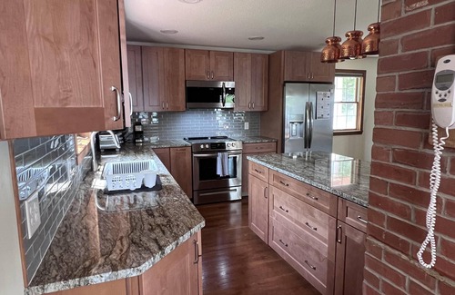 Harpswell Casa | This waterfront Cundy's Harbor classic is the perfect spot for family and friends.