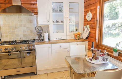 Sandyhills Cabaña | THISTLE DUBH ("DOO"), pet friendly, with a garden in Sandyhills