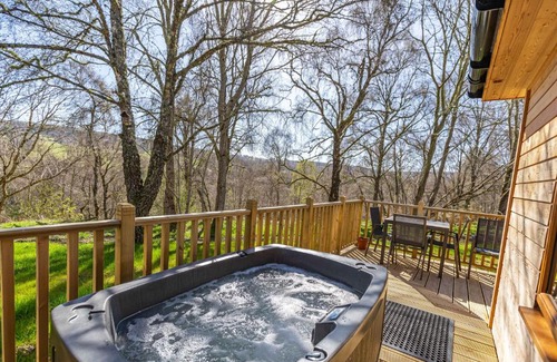 East Lewiston Casa | Thistle Lodge 19 with Hot Tub