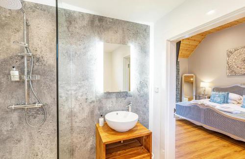East Lewiston Casa | Thistle Lodge 20 with Hot Tub