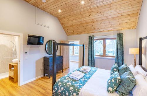 East Lewiston Casa | Thistle Lodge 22 with Hot Tub
