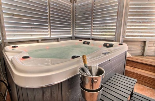 Morel Apartamento | THOMANA apartment, private jacuzzi, beach 100 m away
