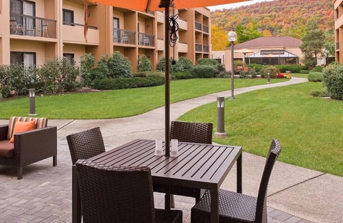 Mahwah Casa | Thomas Edison National Historical Park Tour! 2 Units! Pets Allowed, Parking!