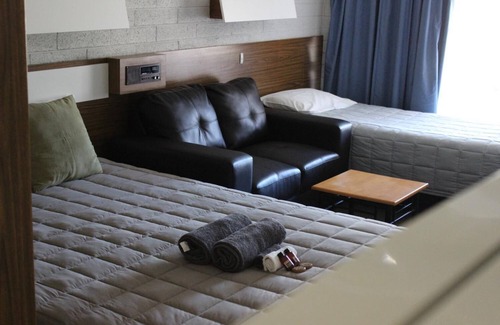 Tocumwal Hotel | Thomas Lodge Motel