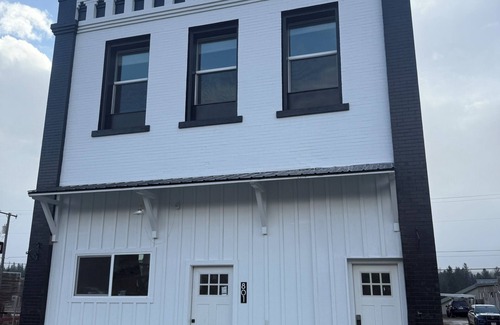 Thompson Falls Condominio | Thompson Falls Main Street Loft! Walk everywhere in town
