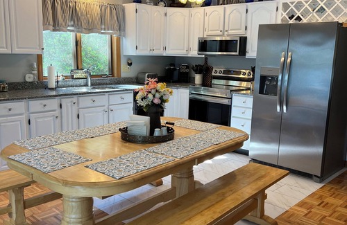 Palmer Casa | Thompson Lake Cape Cod, direct lake front with private lake dock.