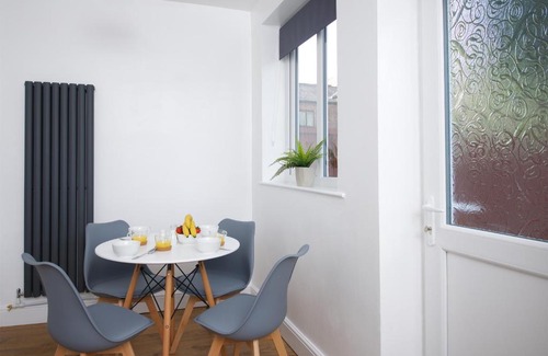 Offerton Casa | Thomson House - Air Host & Stay - 2 mins to town