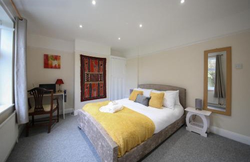 Girton Casa | Thornton House Apartments, Cambridge - FREE On-site Parking