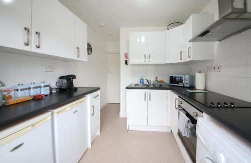 Girton Casa | Thornton House Apartments, Cambridge - FREE On-site Parking