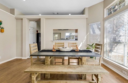 Milwood Casa | Thoughtfully furnished 3 Bedroom home near Domain