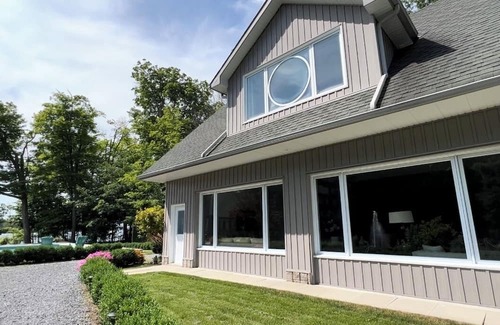Howe Island Casa | Thousand Island Luxury Guest Home Retreat Experience