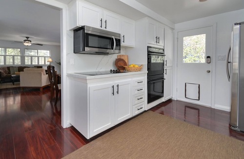 Thousand Oaks Casa | Thousand Oaks Pool Paradise—Private Home, Pool, & Free Heated Hot Tub!