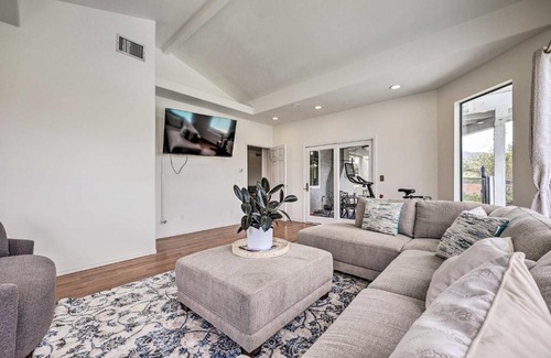 Thousand Oaks Casa | Thousand Oaks Retreat with Stunning Backyard!