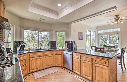 Thousand Oaks Casa | Thousand Oaks Retreat with Stunning Backyard!