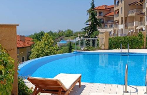 Kavarna Apartamento | Thracian cliffs Апартамент Голф холидей