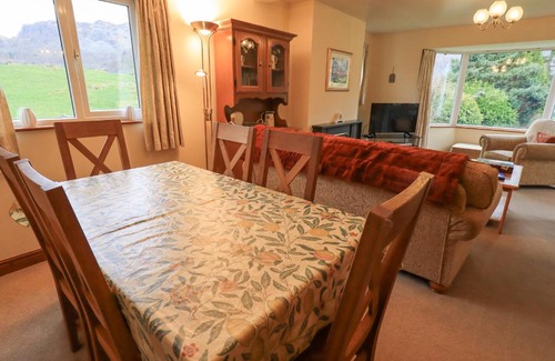 Chapel Stile Casa | Thrang View