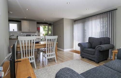 Warton Cabaña | THREAGILL, pet friendly, character holiday cottage in Carnforth