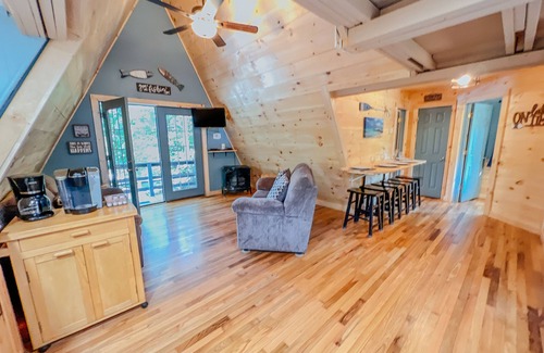 Rockbridge Cabina | Three A-frame Cabins, a provate Pond, row boats!