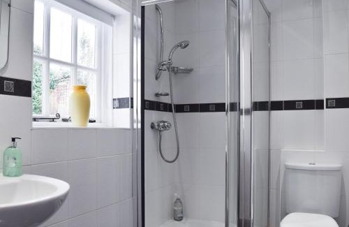 Chaddesley Corbett Casa | Three Batch Cottages