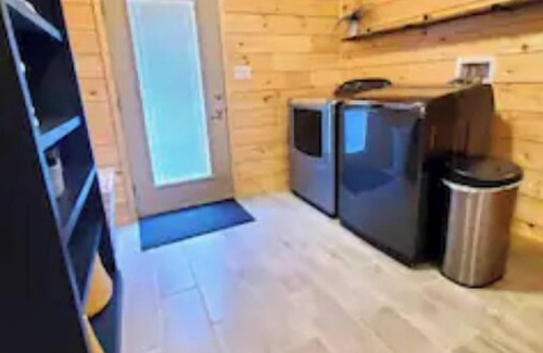 Pickens Cabina | Three Bears Cabin - Unique Four Bedroom Luxury Cabin with Hot Tub!
