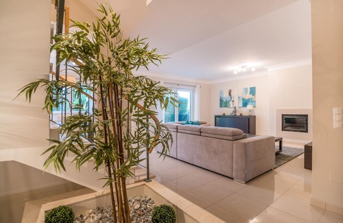 Penina Casa | Adorable Adosado Moderno en Portimao, Algarve