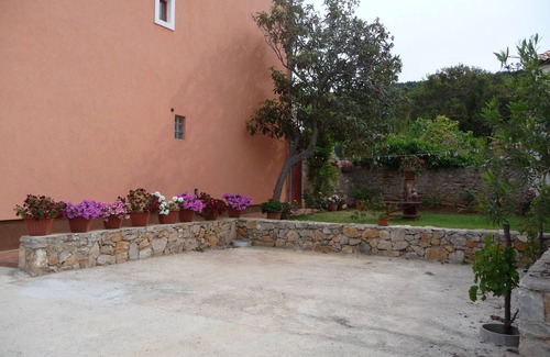 Veli Losinj Apartamento | Apartamento de tres habitaciones con una terraza Veli Losinj, Losinj (A-11495-b)