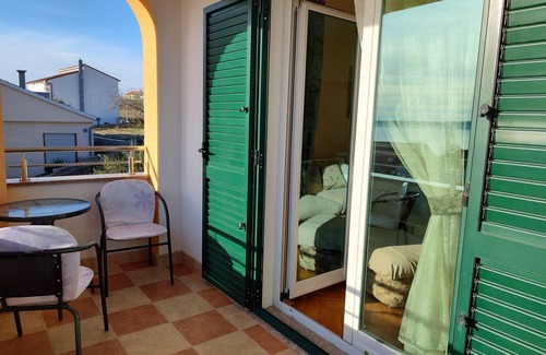 Rtina Apartamento | Apartamento de tres habitaciones con terraza y vista al mar Rtina - Miocici, Zadar (A-22001-a)