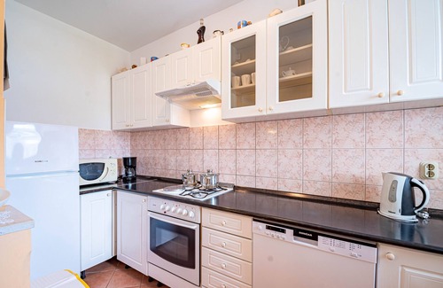 Kneza Apartamento | Apartamento de tres habitaciones en la playa Kneza, Korcula (A-10168-c)