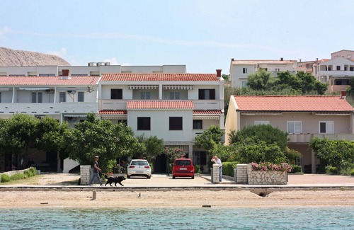 Metajna Apartamento | Apartamento de tres habitaciones en la playa Metajna, Pag (A-6486-f)