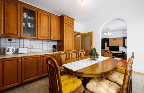 Paradiz Apartamento | Apartamento de tres habitaciones con un balcon Labin (A-23022-a)