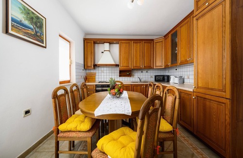 Paradiz Apartamento | Apartamento de tres habitaciones con un balcon Labin (A-23022-a)
