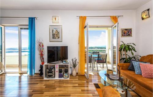 Meterize Apartamento | Three-Bedroom Apartment In Sibenik