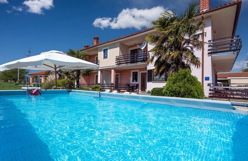 Polje Cepic Apartamento | Apartamento de tres habitaciones con una terraza Cepic, Sredisnja Istra (A-11636-a)