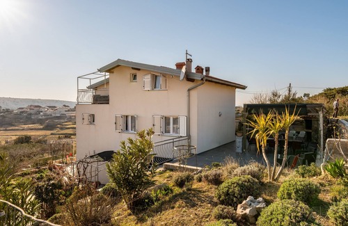 Lopar Apartamento | Apartamento de tres habitaciones con balcón y vista al mar Lopar, Rab (A-14070-d)