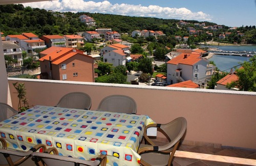 Kampor Apartamento | Apartamento de tres habitaciones con terraza y vista al mar Kampor, Rab (A-5034-a)