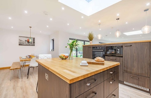 Stroud Casa | Three bedroom dog friendly holiday home in the Cotswolds - The New Bakehouse