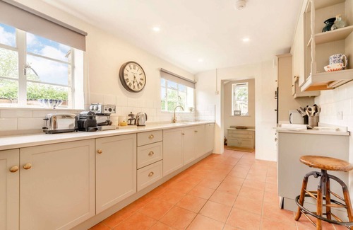 Aston Magna Cabaña | Three bedroom pet friendly holiday home in the Cotswolds - Norman Chapel