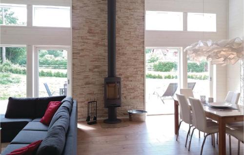Kopingsvik Casa | Three-Bedroom Holiday Home In Kopingsvik