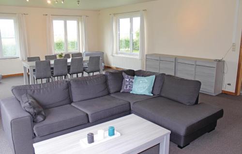 Beerst Casa | Three-Bedroom Holiday Home In Diksmuide