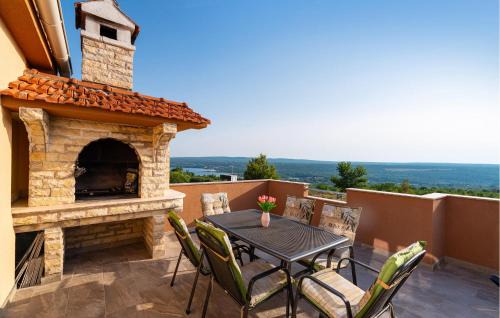 Krusevo Casa | Three-Bedroom Holiday Home In Krusevo