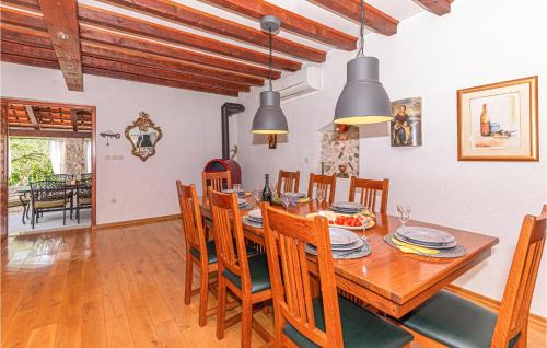 Lozovac Casa | Three-Bedroom Holiday Home In Lozovac