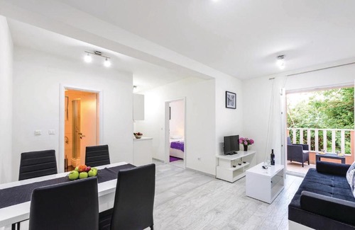 Zupa dubrovacka Casa | Three-Bedroom Holiday Home in Mlini