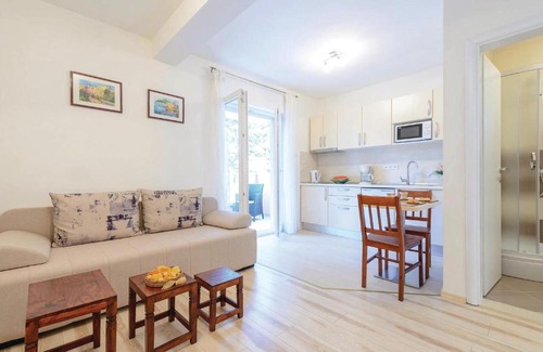 Zupa dubrovacka Casa | Three-Bedroom Holiday Home in Mlini